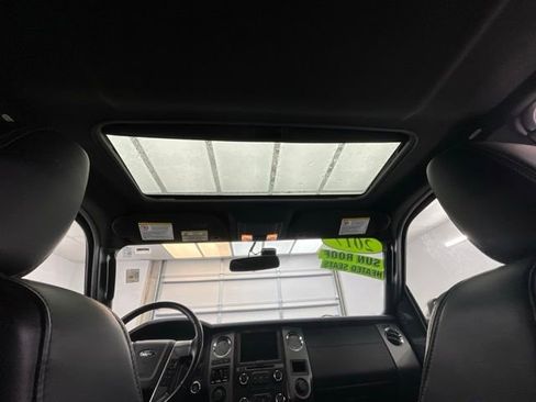 Used 2017 Ford Expedition EL Platinum AWD/4WD image 7
