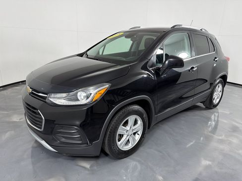 Used 2018 Chevrolet Trax LT w/ LT Convenience Package FWD image 9