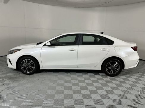 Used 2023 Kia Forte LXS FWD image 5