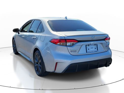 Used 2026 Toyota Corolla SE FWD image 4