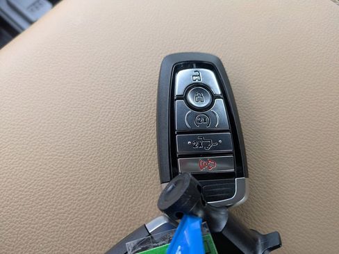 New 2026 Ford F250 Lariat w/ Black Appearance Package image 33