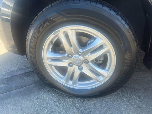 Used 2011 Hyundai Santa Fe GLS image 12