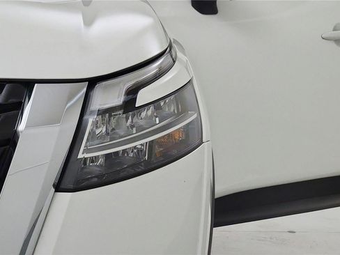Used 2023 Nissan Pathfinder SL image 17