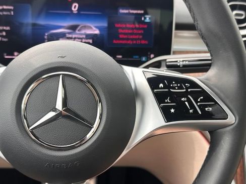 Used 2025 Mercedes-Benz C 300 4MATIC Sedan image 24