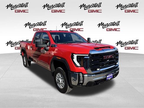 Used 2025 GMC Sierra 2500 Pro w/ Convenience Package image 3