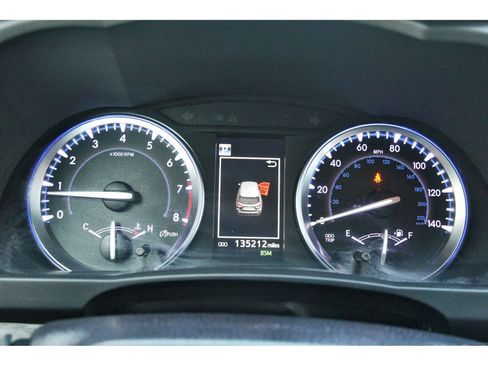Used 2018 Toyota Highlander XLE AWD/4WD image 16