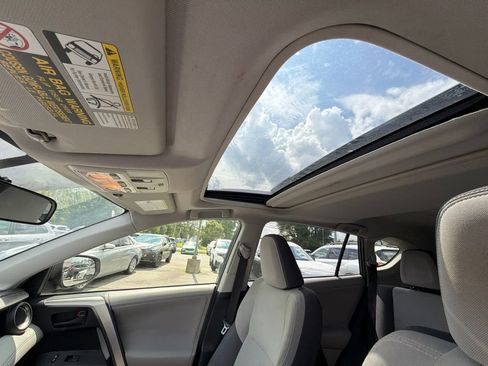 Used 2013 Toyota RAV4 XLE AWD/4WD image 13