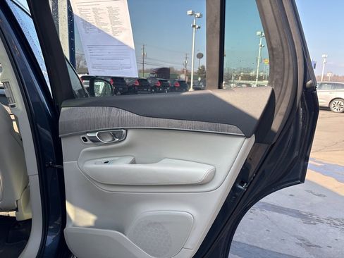 Certified 2023 Volvo XC90 B5 Plus image 38