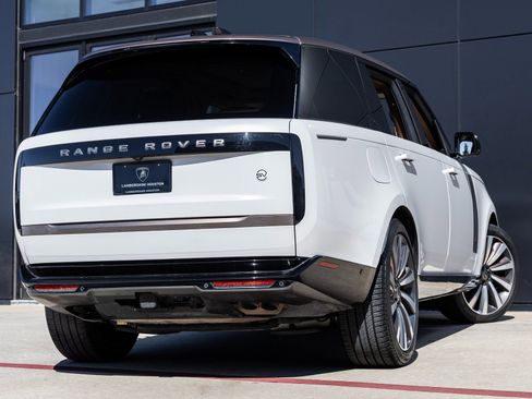 Used 2022 Land Rover Range Rover SV image 8