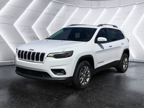 Used 2021 Jeep Cherokee Latitude Plus AWD/4WD image 3