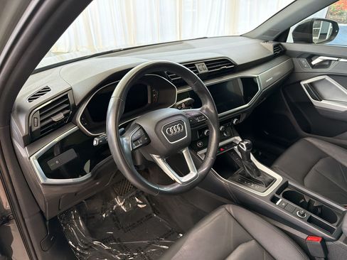 Used 2022 Audi Q3 2.0T Premium w/ Convenience Package AWD/4WD image 4