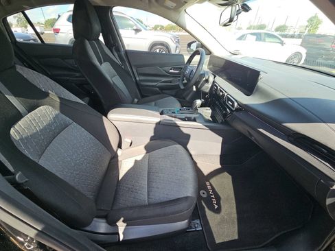 Used 2026 Nissan Sentra SV w/ SV Convenience Package FWD image 11