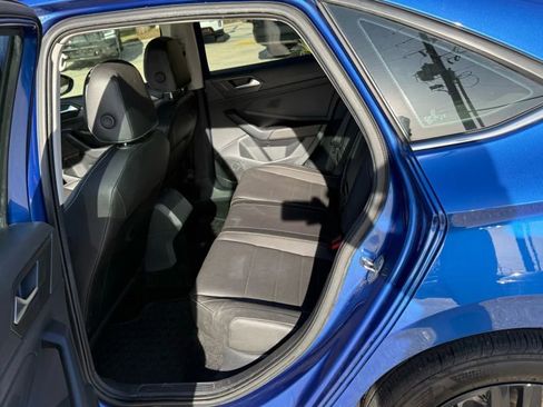 Used 2023 Volkswagen Jetta SE FWD image 8