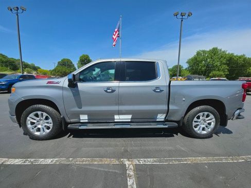 Used 2024 Chevrolet Silverado 1500 LTZ AWD/4WD image 2