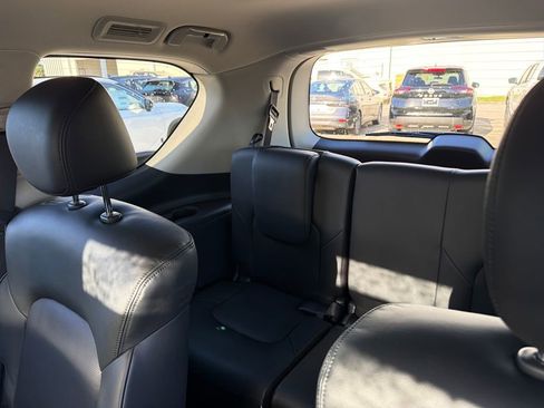 Used 2024 Nissan Armada SL w/ Captain's Chairs Package image 36