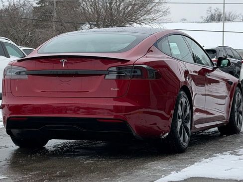 Used 2021 Tesla Model S Plaid image 10