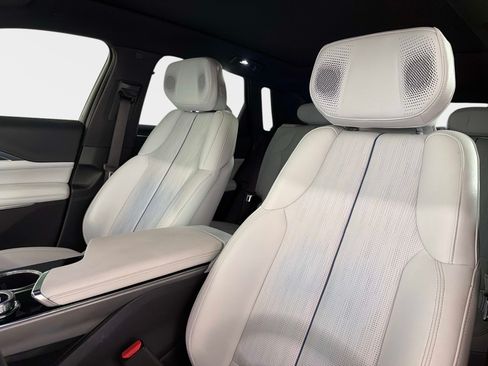 Used 2024 Cadillac Lyriq Luxury RWD image 37
