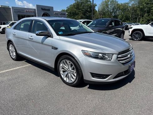 Used 2019 Ford Taurus Limited FWD image 4