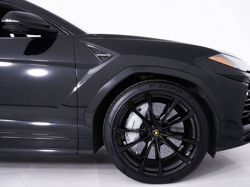 Used 2022 Lamborghini Urus AWD/4WD image 16