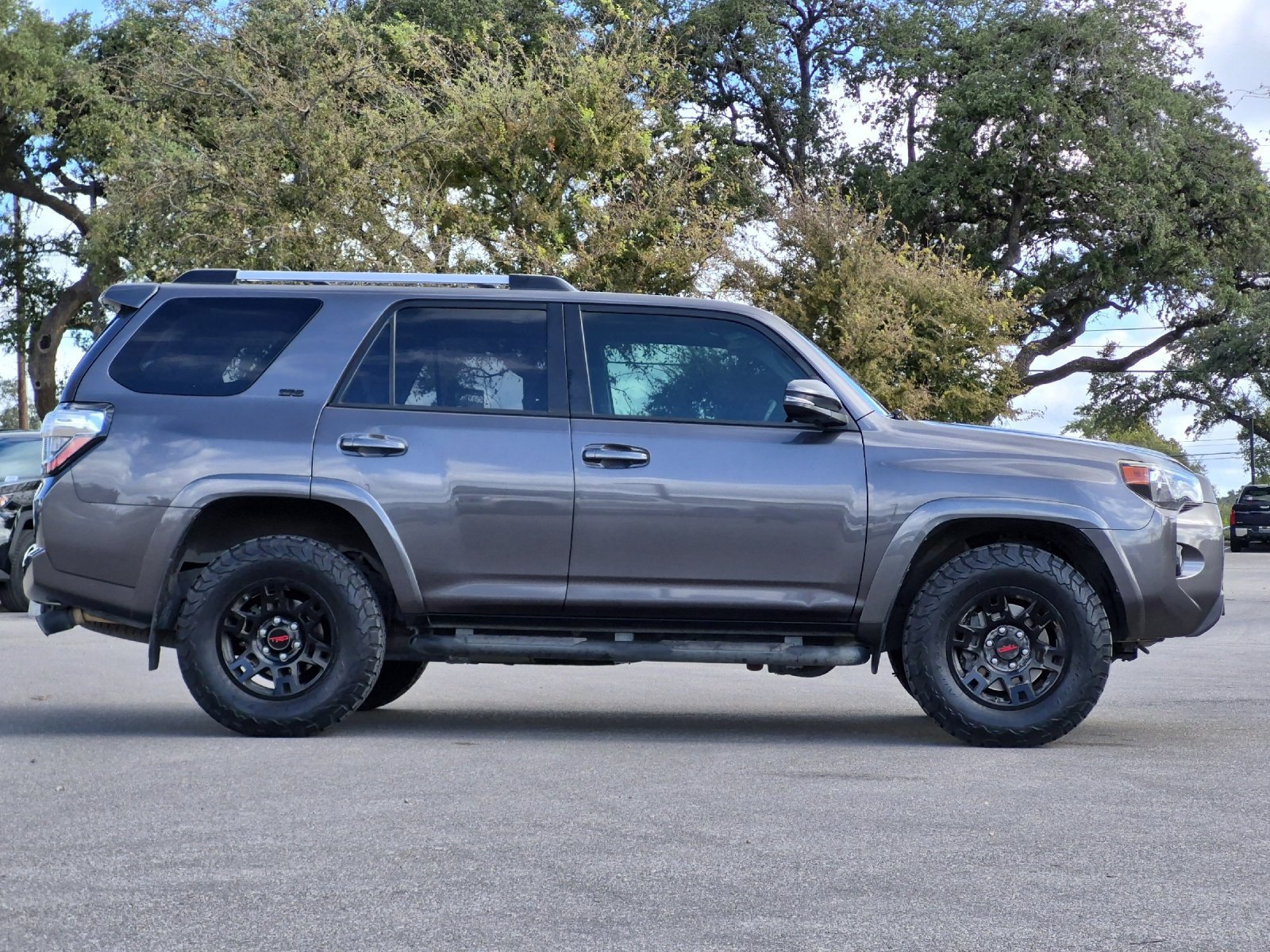 Used 2021 Toyota 4Runner SR5 Premium w/ Moonroof Package AWD/4WD image 6