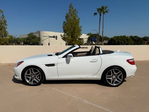 Used 2014 Mercedes-Benz SLK 250 w/ Premium Package image 7