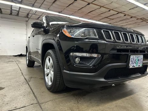 Used 2020 Jeep Compass Latitude image 27