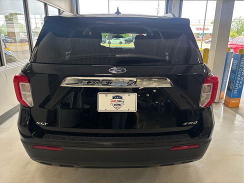 Used 2022 Ford Explorer XLT AWD/4WD image 8