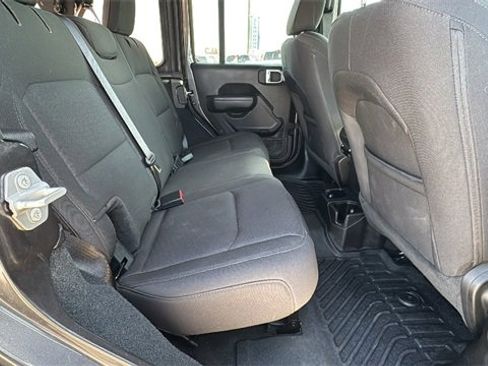 Used 2022 Jeep Wrangler Unlimited Sport image 24