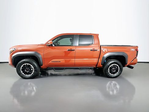 Used 2025 Toyota Tacoma TRD Off-Road image 8