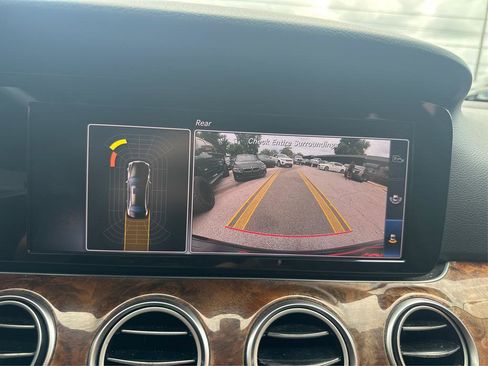 Used 2018 Mercedes-Benz E 300 image 26