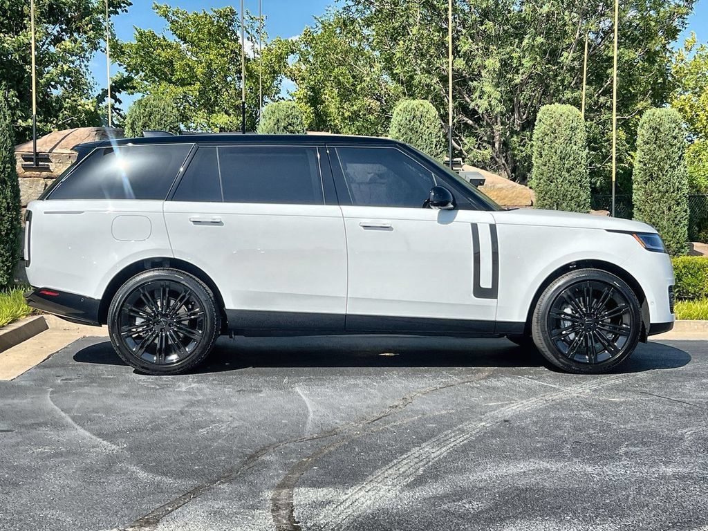 New 2026 Land Rover Range Rover Long Wheelbase SE AWD/4WD image 6