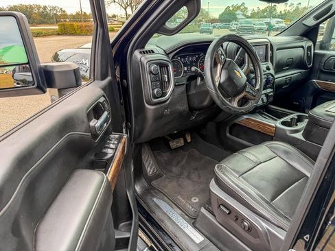 Used 2020 Chevrolet Silverado 3500 High Country w/ LPO, Hitch Package image 12