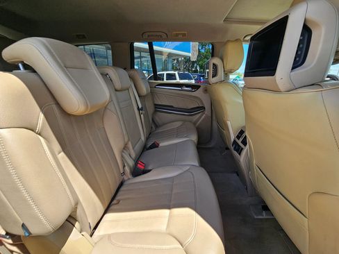 Used 2013 Mercedes-Benz GL 450 4MATIC w/ Premium 2 Pkg image 11