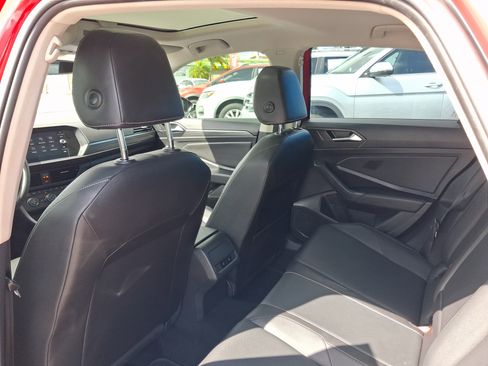Used 2019 Volkswagen Jetta SEL w/ Cold Weather Package FWD image 21