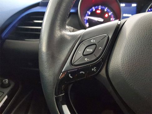 Used 2021 Toyota C-HR XLE image 21