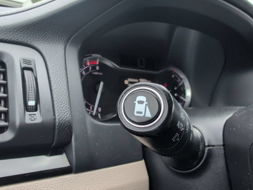 Used 2017 Honda Pilot Touring image 22