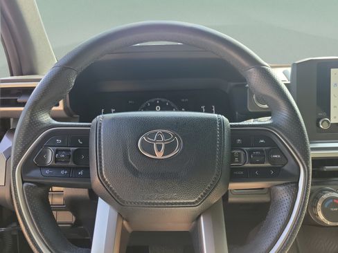 Certified 2025 Toyota 4Runner SR5 AWD/4WD image 12