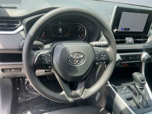Used 2025 Toyota RAV4 XLE FWD image 11