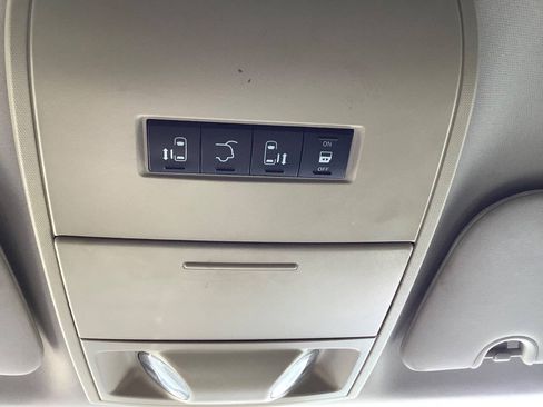 Used 2013 Dodge Grand Caravan SXT FWD image 40