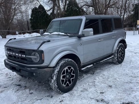 Used 2023 Ford Bronco Outer Banks image 1