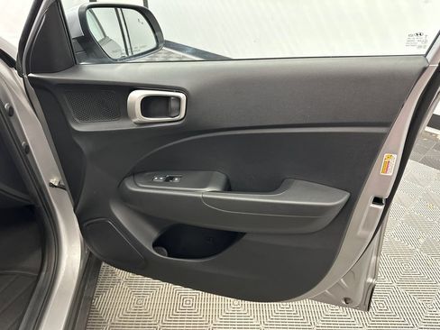 Used 2023 Hyundai Venue SEL w/ Cargo Package FWD image 11