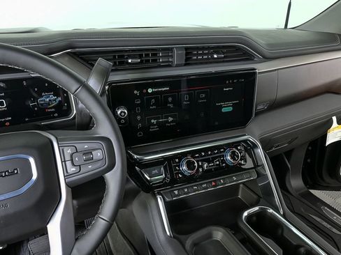 New 2026 GMC Sierra 2500 Denali w/ Denali Reserve Package image 13