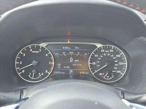 Used 2024 Nissan Altima 2.5 SR w/ SR Premium Package FWD image 8