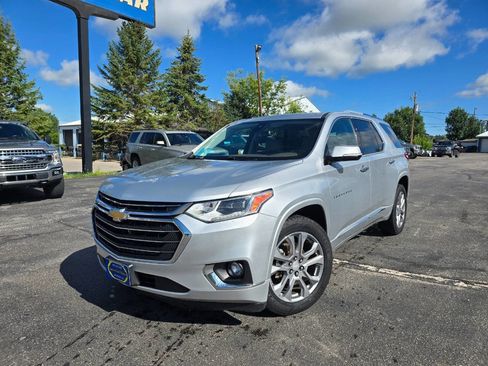 Used 2018 Chevrolet Traverse Premier image 2