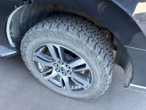 Used 2023 Ford Expedition Limited AWD/4WD image 5