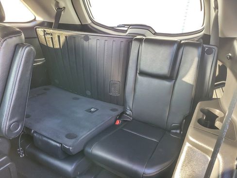 Used 2019 Toyota Highlander XLE image 10