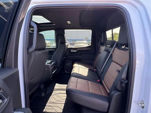 New 2026 Chevrolet Silverado 1500 High Country AWD/4WD image 9