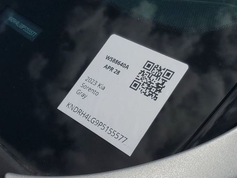 Used 2023 Kia Sorento EX image 26