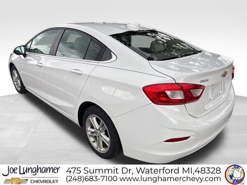 Used 2016 Chevrolet Cruze LT w/ Convenience Package FWD image 5