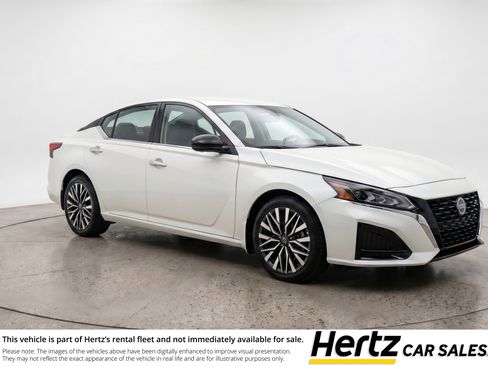 Used 2025 Nissan Altima 2.5 SV FWD image 1